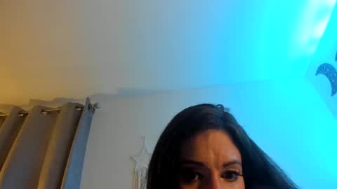 roxxannafox online show from May 2, 4:28 am