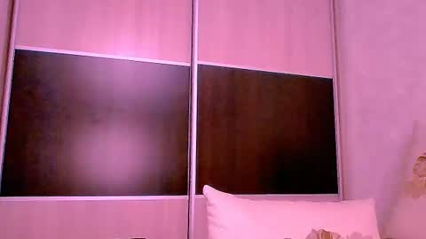 Roxxy Wharton online show from August 15, 1:15 pm