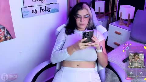 Rosshanna  online show from August 10, 1:56 pm