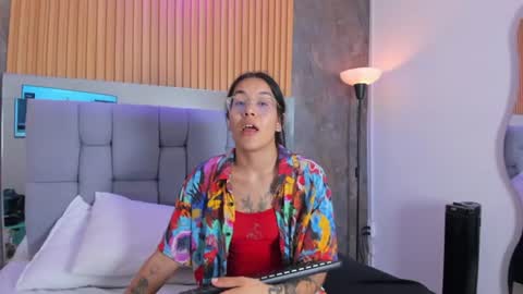 Roxy  online show from August 4, 11:57 pm