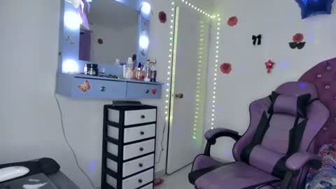 Roxy online show from August 6, 8:46 am