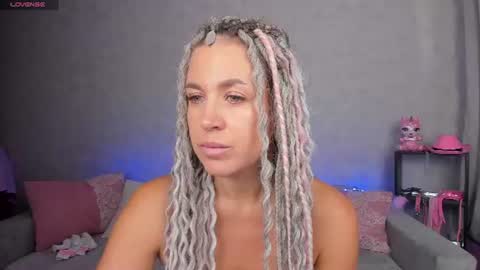 Roxy online show from August 3, 1:45 am