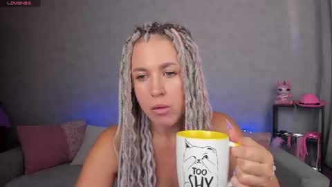 Roxy online show from August 3, 5:03 am