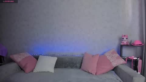 Roxy online show from August 14, 5:44 am