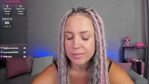 Roxy online show from August 18, 6:19 am