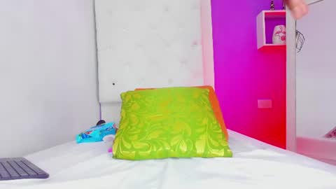 roxy_sexy69 online show from August 14, 6:55 pm