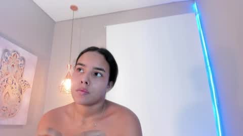 roxy_stone1 online show from August 5, 12:52 am