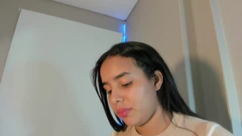 roxy_stone1 online show from August 6, 9:03 pm