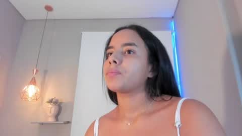 roxy_stone1 online show from August 8, 1:49 am