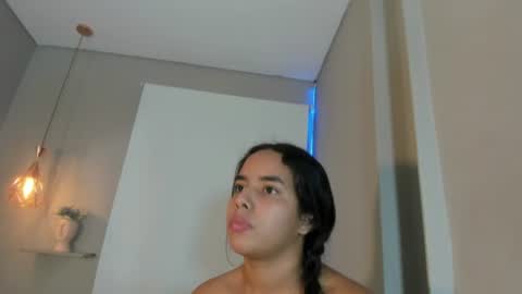 roxy_stone1 online show from August 14, 10:13 pm