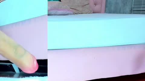 roxy_williamss online show from August 6, 6:34 am