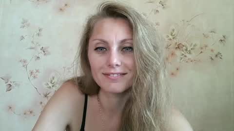roxyfox18x01 online show from August 9, 2:51 pm