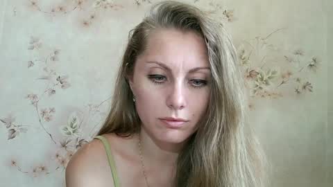 roxyfox18x01 online show from August 15, 1:26 pm