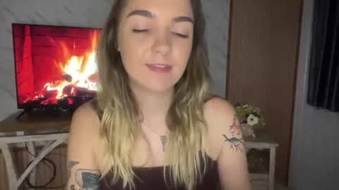 Roxy online show from July 4, 5:15 pm