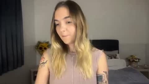 Roxy online show from July 6, 4:43 pm