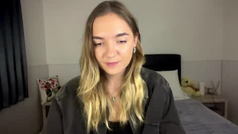 Roxy online show from July 15, 3:35 pm