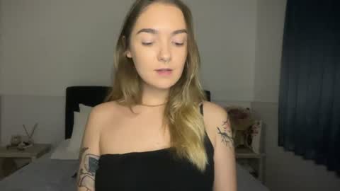 Roxy online show from August 3, 2:57 pm