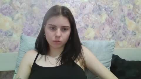 royalvelour online show from July 1, 7:04 pm