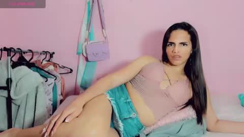 rubi_angels_ online show from August 3, 1:01 am