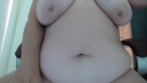 rubi_halliwey online show from August 7, 8:31 pm