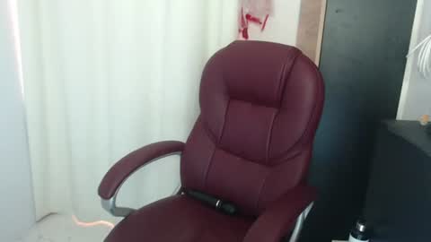 rubi_halliwey online show from August 14, 6:22 pm
