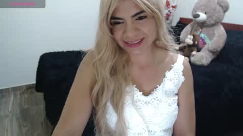Ruby    Independent model help me reach 50 thumbs up online show from August 8, 8:31 pm
