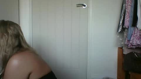 rubyredxxxoxxx online show from May 24, 6:54 pm