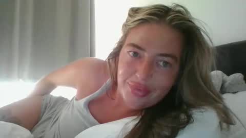 rubyredxxxoxxx online show from May 25, 6:15 am