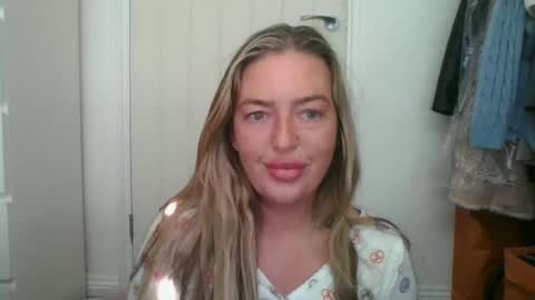 rubyredxxxoxxx online show from June 14, 7:05 am