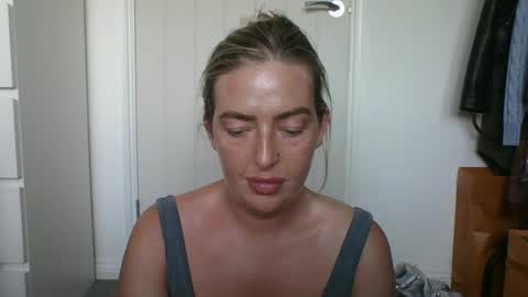 rubyredxxxoxxx online show from June 21, 12:17 pm