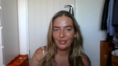 rubyredxxxoxxx online show from August 8, 3:56 pm