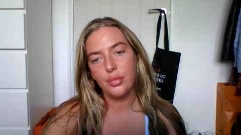 rubyredxxxoxxx online show from August 15, 2:21 pm