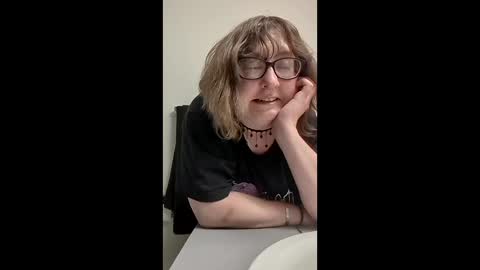 runny_eggs online show from May 28, 1:25 pm