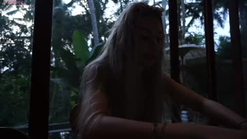 Ava online show from July 28, 9:59 am