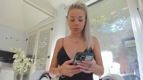 Ava online show from August 10, 7:32 am