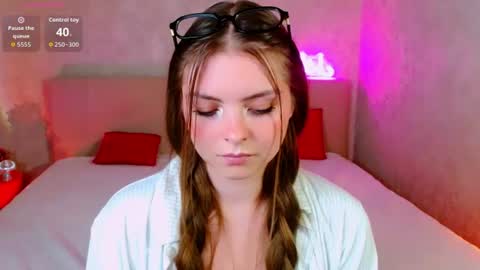 RutaYoung online show from July 14, 6:52 pm