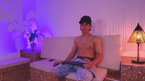 Ryaan online show from August 15, 8:02 pm