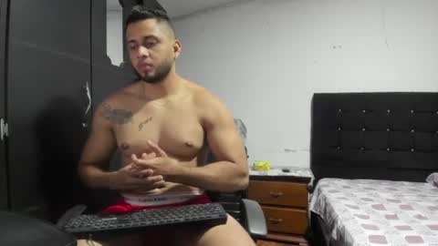ryan_xc1 online show from August 12, 5:43 am