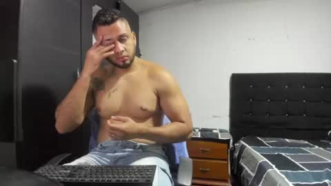 ryan_xc1 online show from August 16, 4:16 am