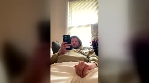 ryanmhoyt88 online show from May 23, 8:45 pm
