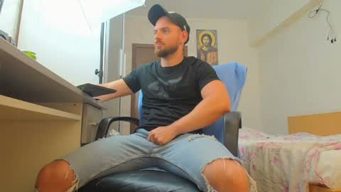 Ryanstone  online show from August 10, 10:05 am
