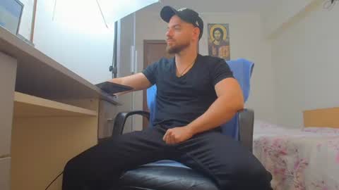 Ryanstone  online show from August 15, 5:33 am