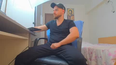 Ryanstone  online show from August 15, 10:30 am