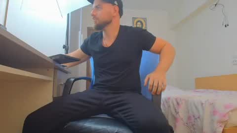 Ryanstone  online show from August 15, 12:42 pm