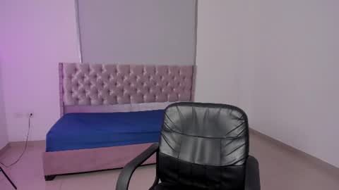 ryo_kush0 online show from August 11, 6:43 pm