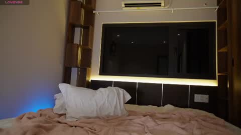 ryzzy_one online show from August 12, 7:16 pm
