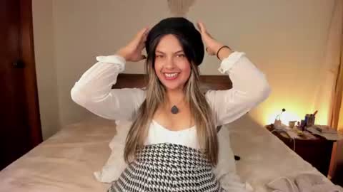 Leslie Beltrn online show from August 12, 4:59 am