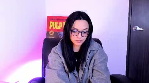 Samy -independent model online show from August 7, 9:42 am