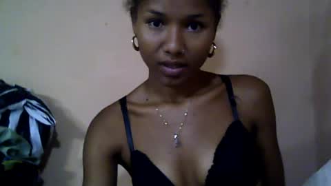 sabie01 online show from August 12, 10:34 pm