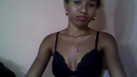 sabie01 online show from August 15, 11:58 am